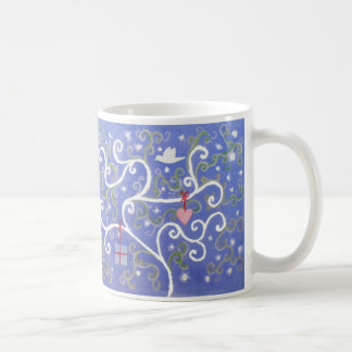 Tasse mit Taube und Wirblem Baum-Entwurf