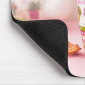 Tasse mit Tee, Hörnchen und Blume Mousepad (Ecke)