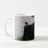 Tasse mit Vogel auf einem Baumstumpf (Links)