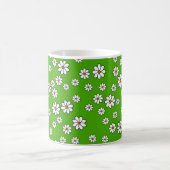 Tasse mit weißen Blumen (Mittel)