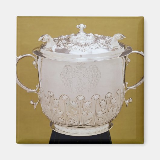 Tasse mit zwei Eingriffen und Abdeckung, c.1695 Magnet (Vorne)