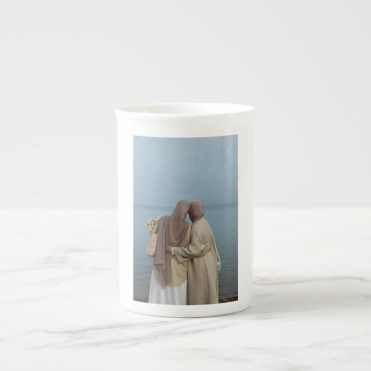 Tasse mit zwei Schwestern (Vorderseite)
