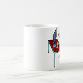 TASSE: Niedlicher lustiger Penguin, der an Kaffeetasse (Mittel)