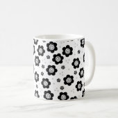 Tasse niedlicher Schwarz-weißer Blume (VorderseiteRechts)