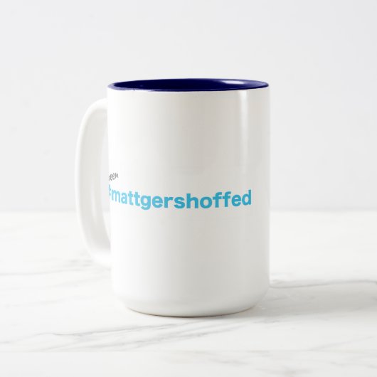Tasse - Podcast-Logo und #mattgershoffed (Vorderseite Links)
