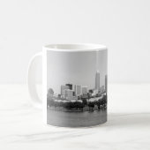 Tasse Seeskyline-(Cleveland OH-) B&W (Vorderseite Links)