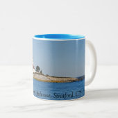 Tasse: Stratford Point Lighthouse, Stratford, CT Zweifarbige Tasse (VorderseiteRechts)