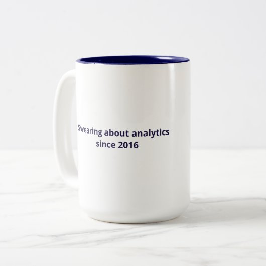Tasse - Swearing über Analytik seit 2016 (Vorderseite Links)