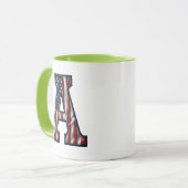 Tasse unter amerikanischer Flagge. (Vorderseite Links)