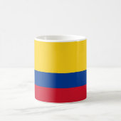 Tasse unter kolumbianischer Flagge (Mittel)