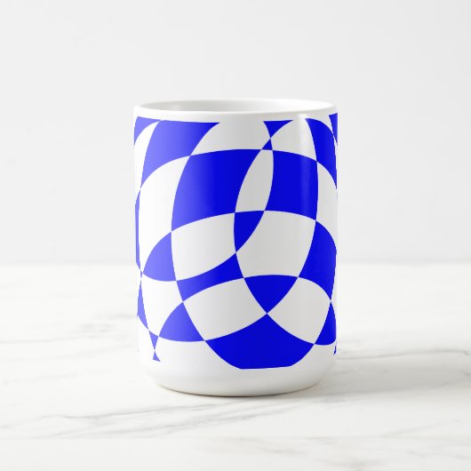 Tasse - Verzerrte Checkerboard-Quadrate (Mittel)