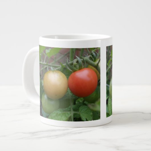 Tasse von Leichttomaten (Vorderseite Links)