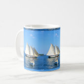 Tasse von Schulen und Hummerschiffen (Vorderseite Links)