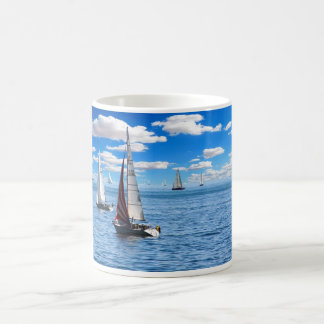 Tasse von Segelbooten