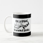 Tasse von verbotenen Büchern (Links)