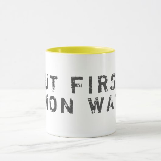 Tasse von Zitronenwasser (Zentrum)