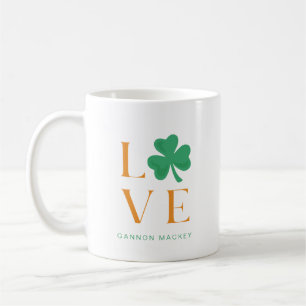 Tasse zur Liebe des irischen Kleeblatts in Orange