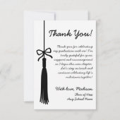 Tassel Bow Black & White Class Of 2026 Graduation Dankeskarte (Vorderseite)