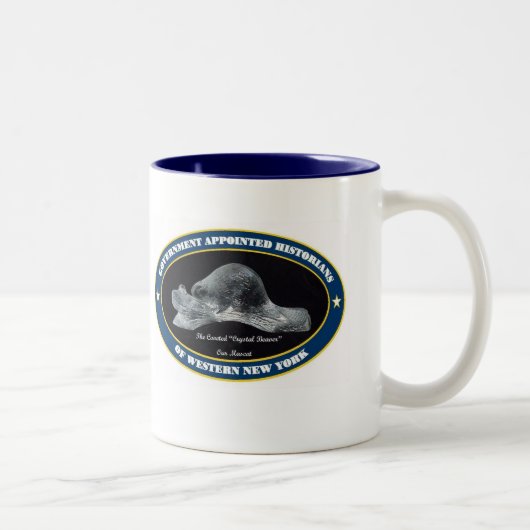 Tassen in einer Vielzahl von Arten und von Größen (Rechts)