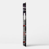 Tasten auf einem Tonmischer im Aufnahmestudio. Case-Mate iPhone Hülle (Rückseite / Rechts)