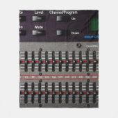 Tasten auf einem Tonmischer im Aufnahmestudio. Fleecedecke (Vorderseite)