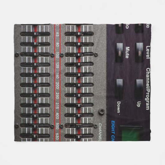 Tasten auf einem Tonmischer im Aufnahmestudio. Fleecedecke (Vorderseite (Horizontal))