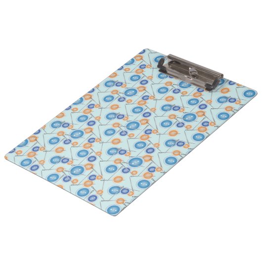 Tasten und Nähnadeln Klemmbrett (Schrägansicht)