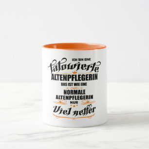 Tätowierte Altenpflegerin ist ein Netz. Geschenkid Tasse