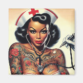 Tätowierte Krankenschwester Pin-up Magnet (Vorne)