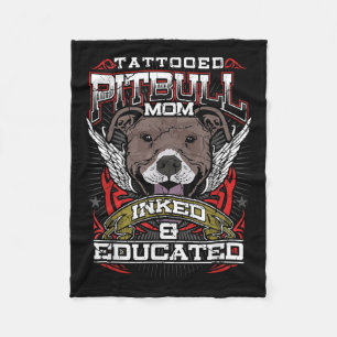 Tätowierte Pitbull-Mama, eingefärbt und erzogen Hu Fleecedecke