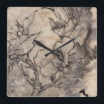 Tätowiertes Blumeni Quadratische Wanduhr<br><div class="desc">Mit Blumen</div>