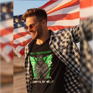 Tatsachenprüfer bei Tag, Skeptiker bei Nacht, Lust T-Shirt