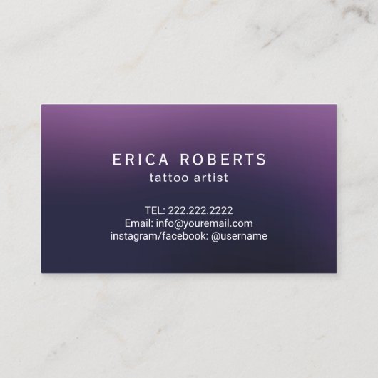 Tattoo Artist Gun & Blume Typografy Deep Lila Visitenkarte (Rückseite)