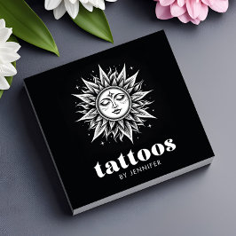 Tattoo Artist Moderner schwarz-weißer QR-Code Quadratische Visitenkarte