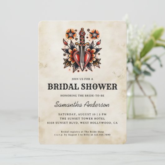 Tattoo Style Heart Dagger Retro Brautparty Einladung (Stehend Vorderseite)