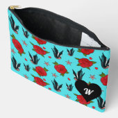 Tattoo Swallow Vögel und Rose Monogramm Zubehörtasche (Offen)