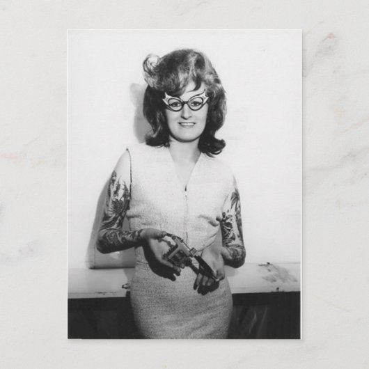 Tattooed Glasses Chick Postkarte (Vorderseite)
