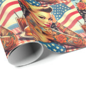 Tattooot-Amerikanerin Geschenkpapier (Rolleneckpunkt)
