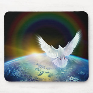 Taube des Friedens Heiliger Geist über der Erde mi Mousepad