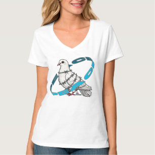 Taube des Friedens in Stacheldraht umarmt T-Shirt