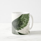 Taube oder Vogel fliegt zwischen Laub Kaffeetasse (VorderseiteRechts)