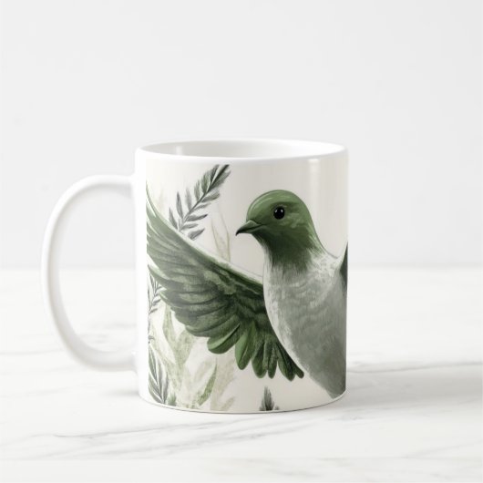 Taube oder Vogel fliegt zwischen Laub Kaffeetasse (Links)