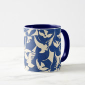 Tauben in Weiß und Blau Tasse (VorderseiteRechts)