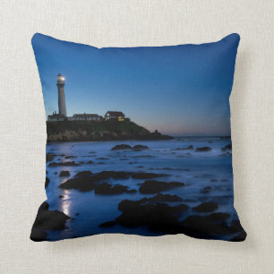 Tauben-Punkt-Leuchtturm   Half Moon Bay, Ca Kissen