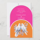 Tauben und Ringe Heiß rosa und Mandarine Arkiert Einladung (Vorderseite)