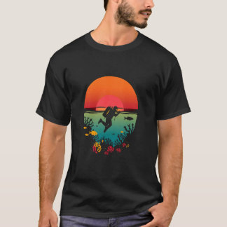Tauchen beim vintage Sonnenuntergang T-Shirt
