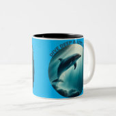 Tauchen Deep Live Free Dolphin Zweifarbige Tasse (VorderseiteRechts)
