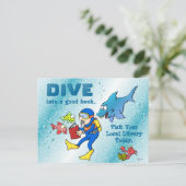 Tauchen in ein gutes Buch Postkarte (Stehend Vorderseite)