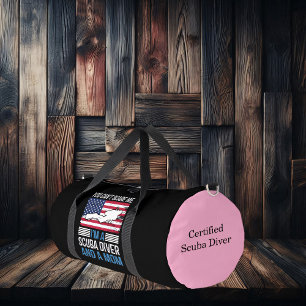 Tauchen ins Abenteuer unter dynamischen Wellen Duffle Bag