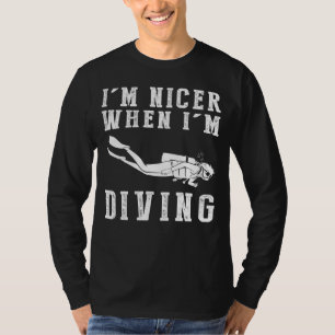 Tauchen ins Lachen: Entfesseln Sie Ihre innere Com T-Shirt